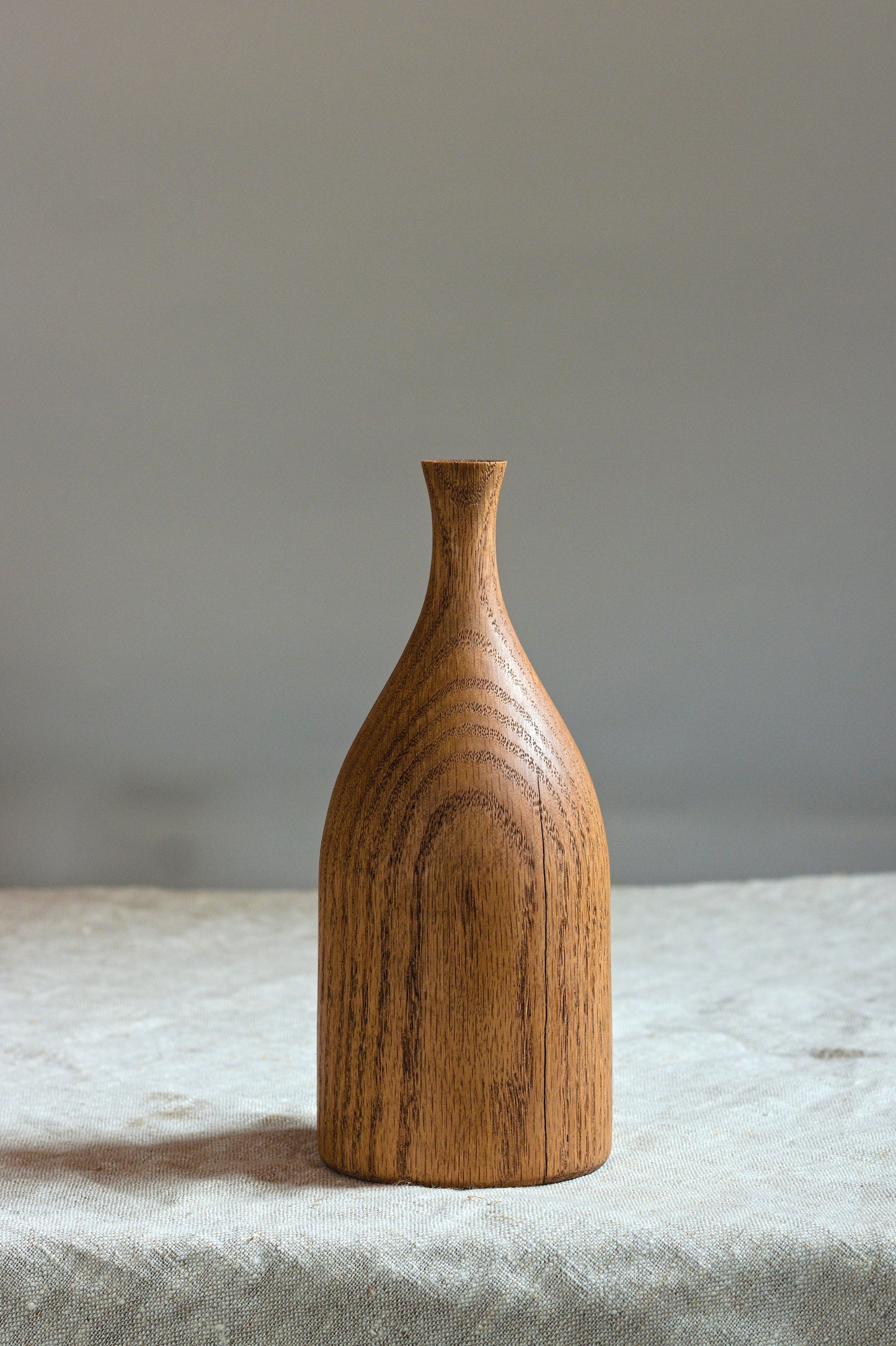 Red Oak Dry Flower Vase - 7.25"