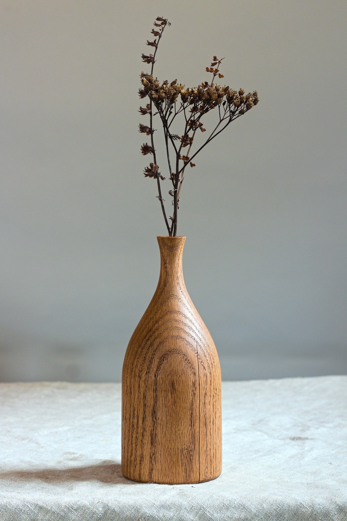 Red Oak Dry Flower Vase - 7.25"