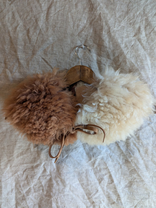 Sheepskin collar #1