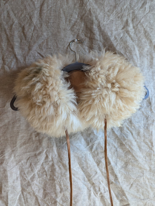 Sheepskin collar #10