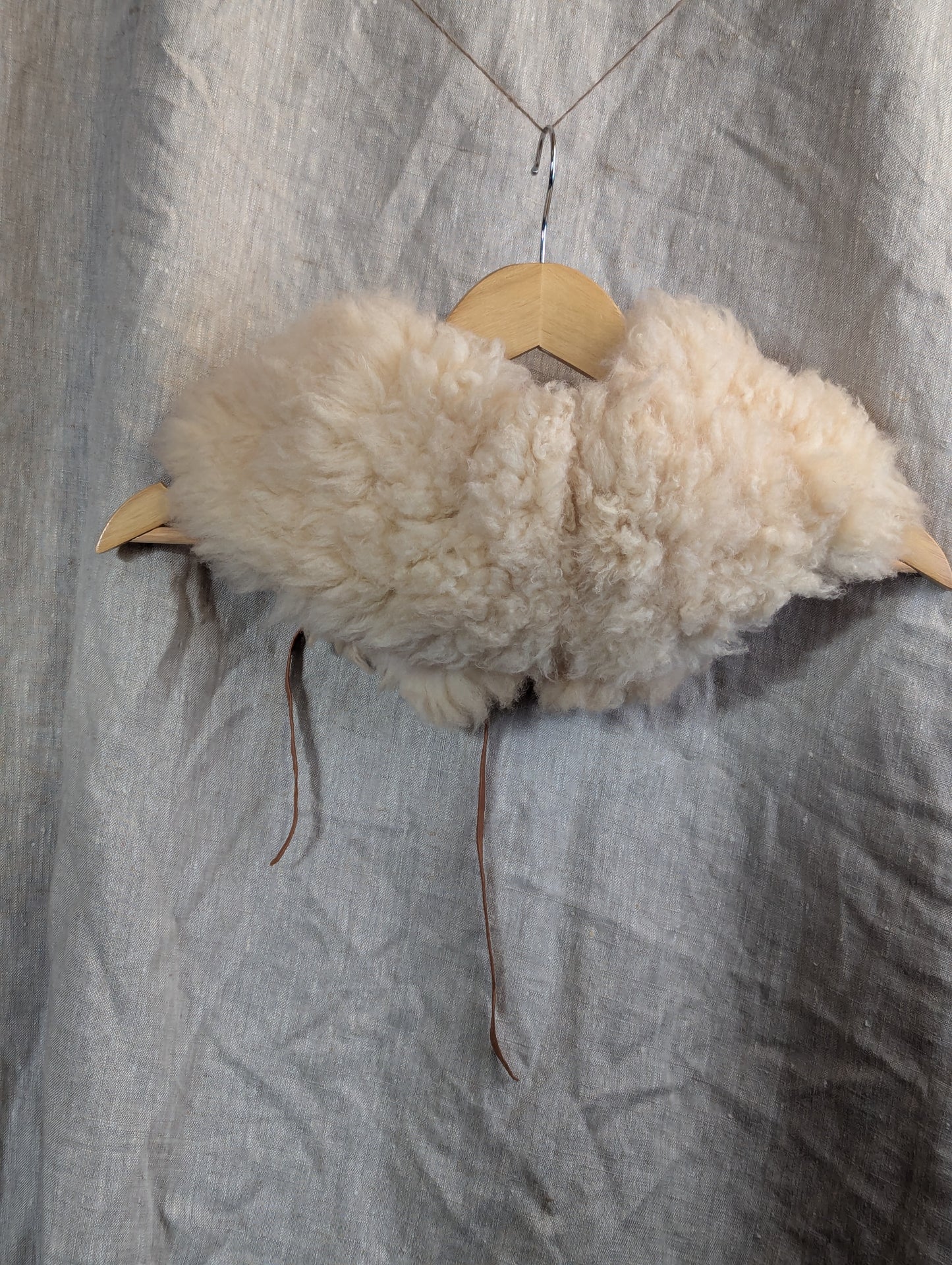 Large undyed collar #6