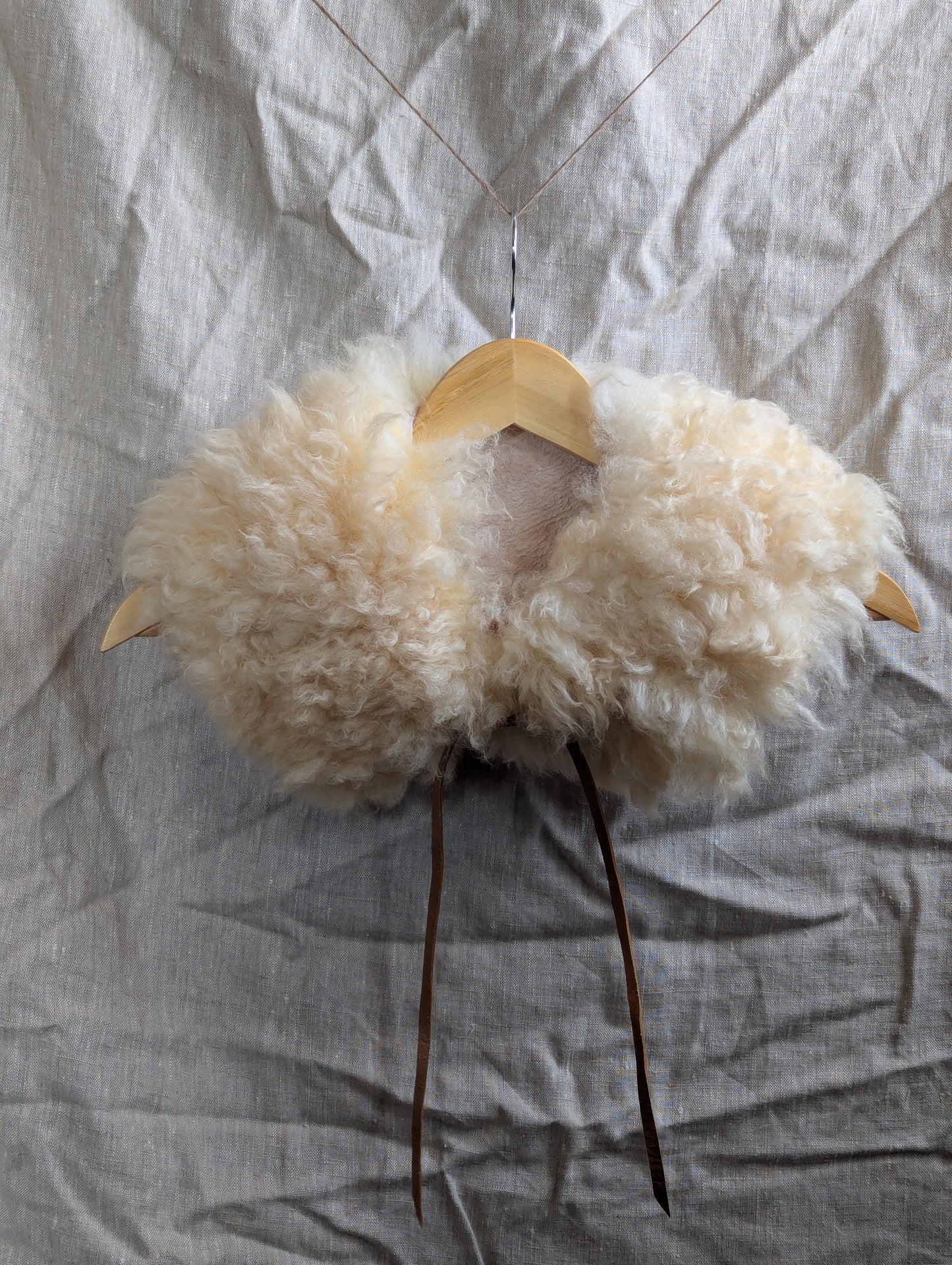 Large undyed collar #19