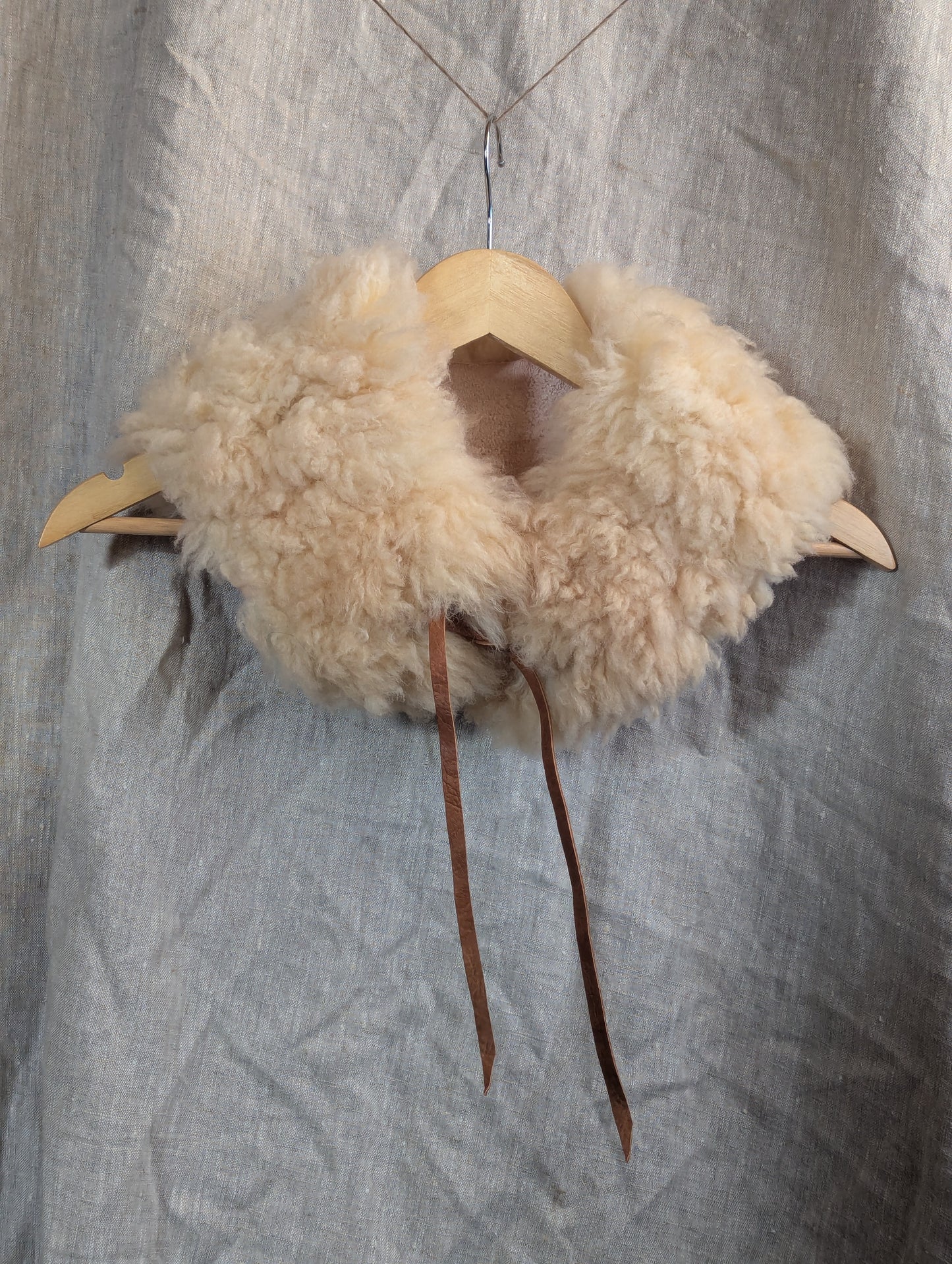 Large undyed collar #6