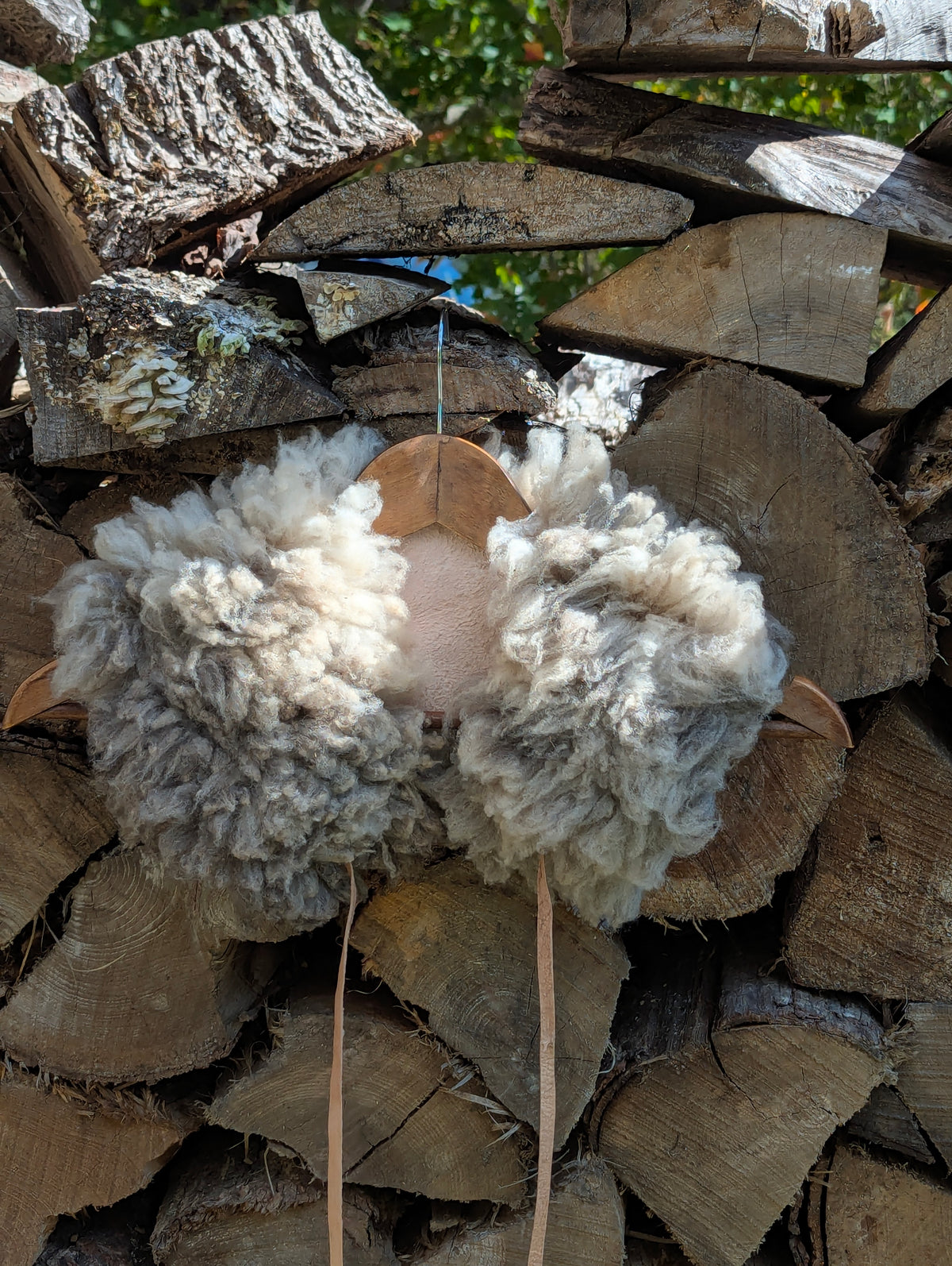 Large collars - grey speckles